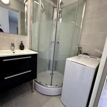 En Etage, Front De Apartment Frejus