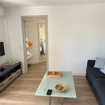 Apartment En Etage, Front De