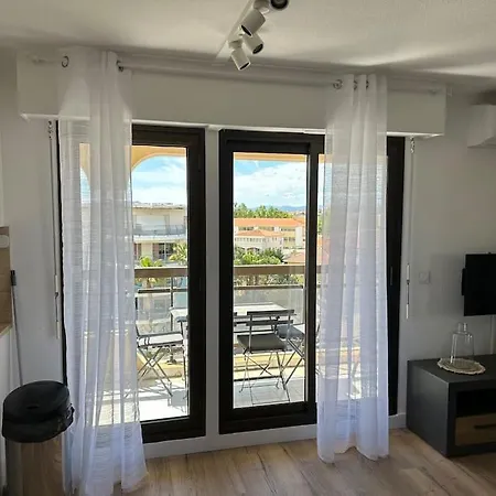 En Etage, Front De Frejus